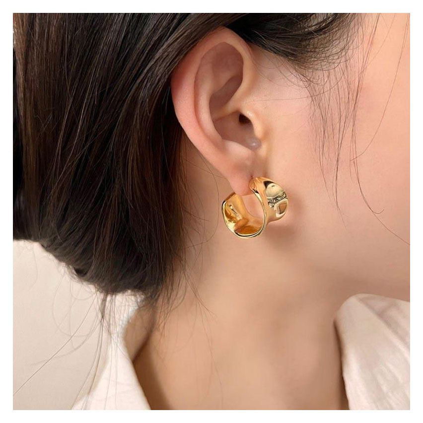 ESSENTIAL 925 Silver Hoop Earrings