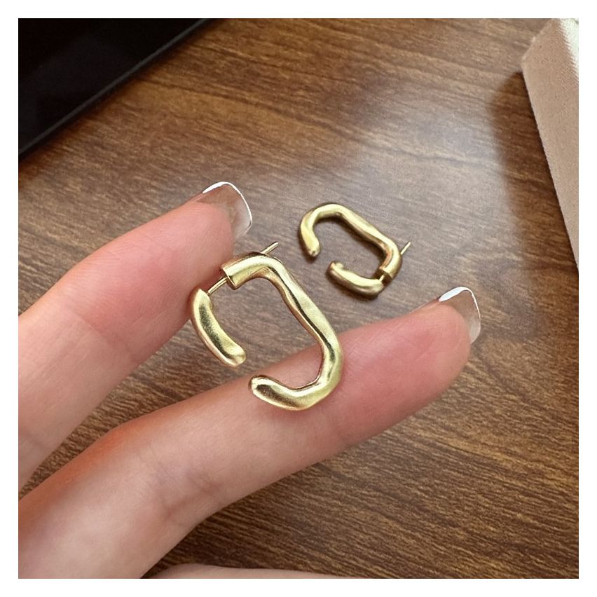 ESSENTIAL 925 Silver Hoop Earrings