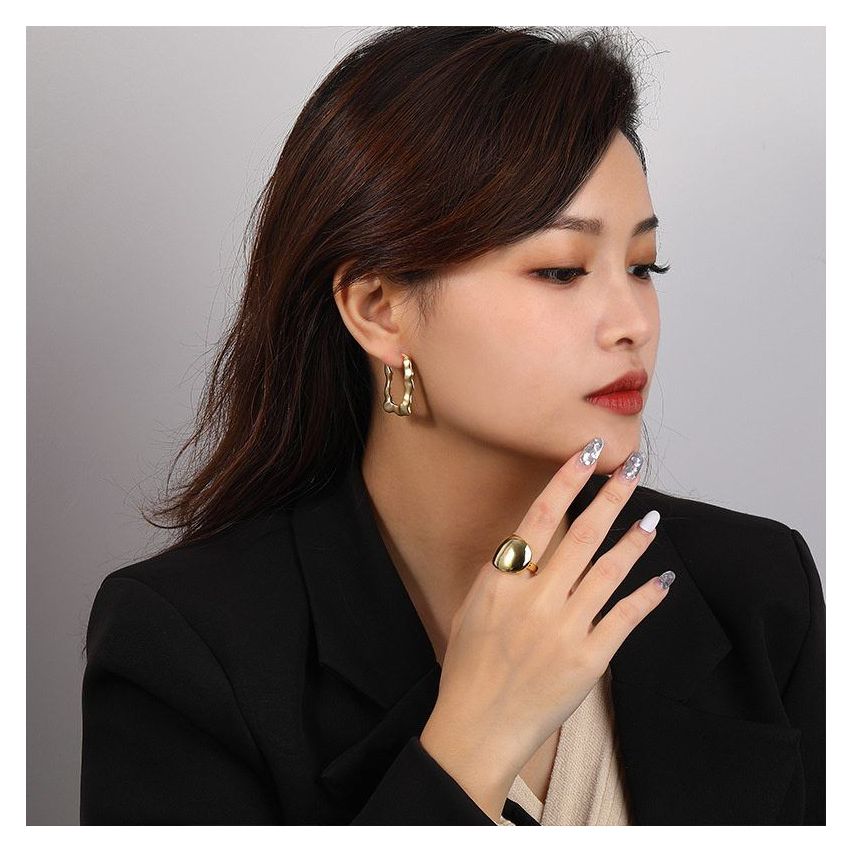 ESSENTIAL 925 Silver Hoop Earrings