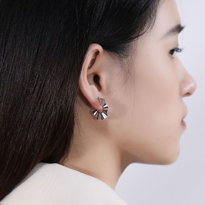 ESSENTIAL 925 Silver Hoop Earrings