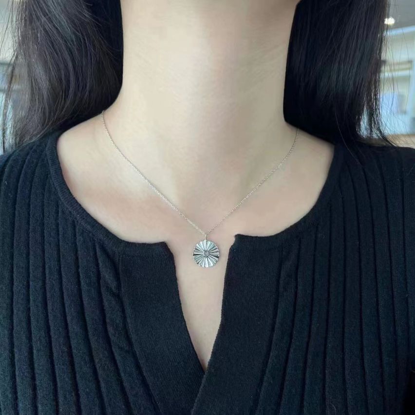 ESSENTIAL 925 Silver Texture Pendants