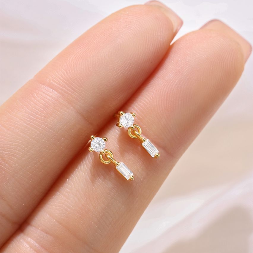 925 Silver 3 galvanization layers Gold Plating Zircon Minimalist Earrings 0.6g 1.12x3.8mm