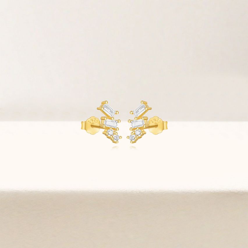 925 Silver 3 galvanization layers Gold Plating Zircon Minimalist Earrings 0.64g 9x4mm