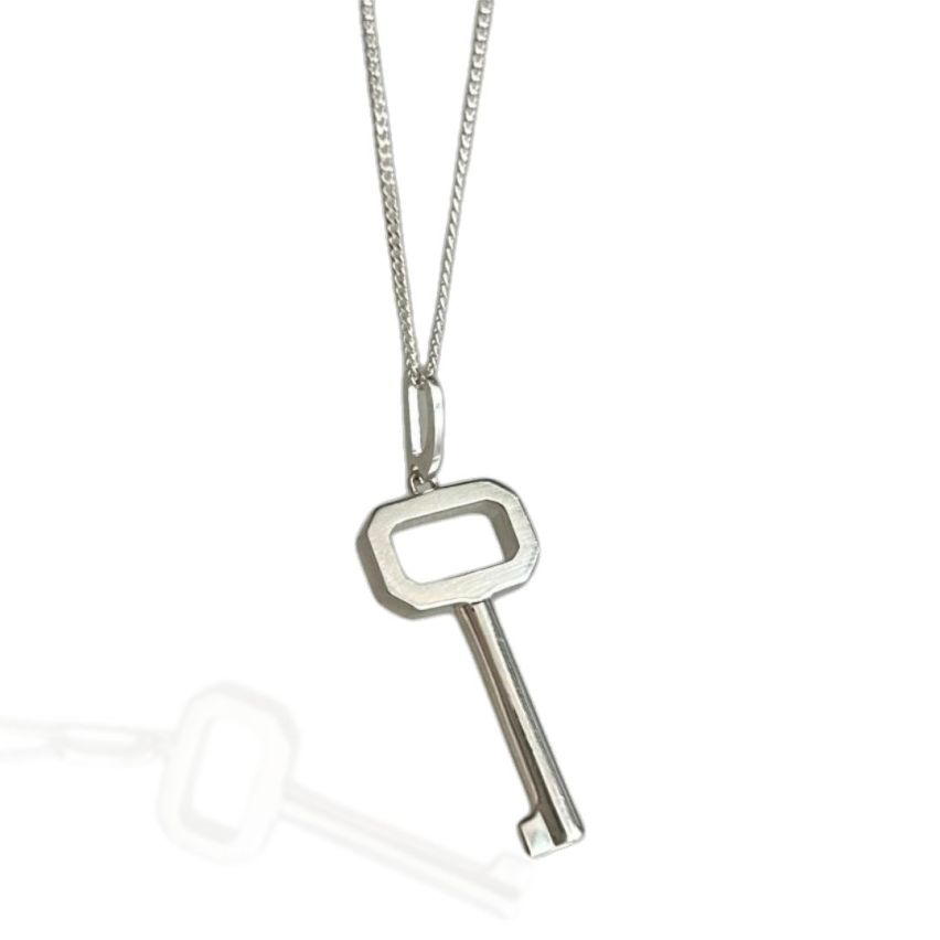 925 Silver Rhodium Plating 925 Silver Minimalist Pendants 4.65g