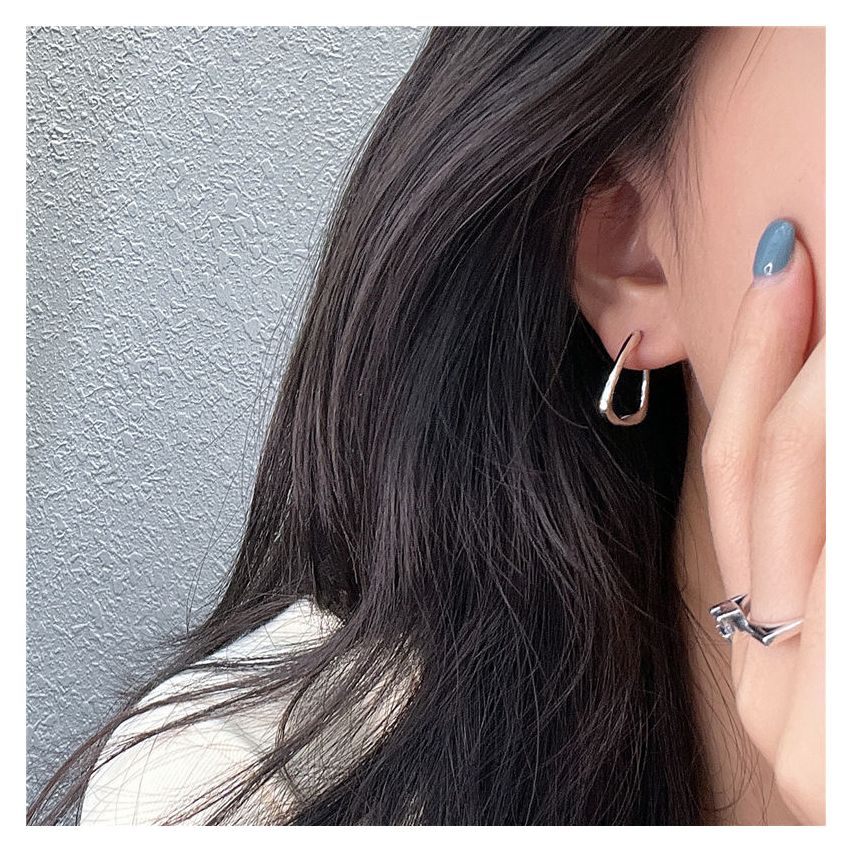 ESSENTIAL Platinum Plating 925 Silver Hoop Earrings