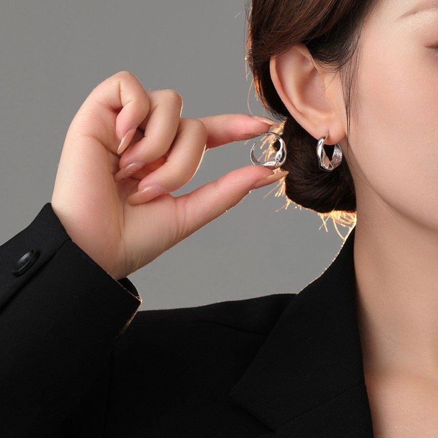 ESSENTIAL Rhodium Plating 925 Silver Hoop Earrings